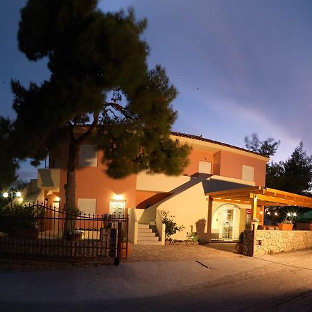 Epavlis Apartments Порто Хели Экстерьер фото