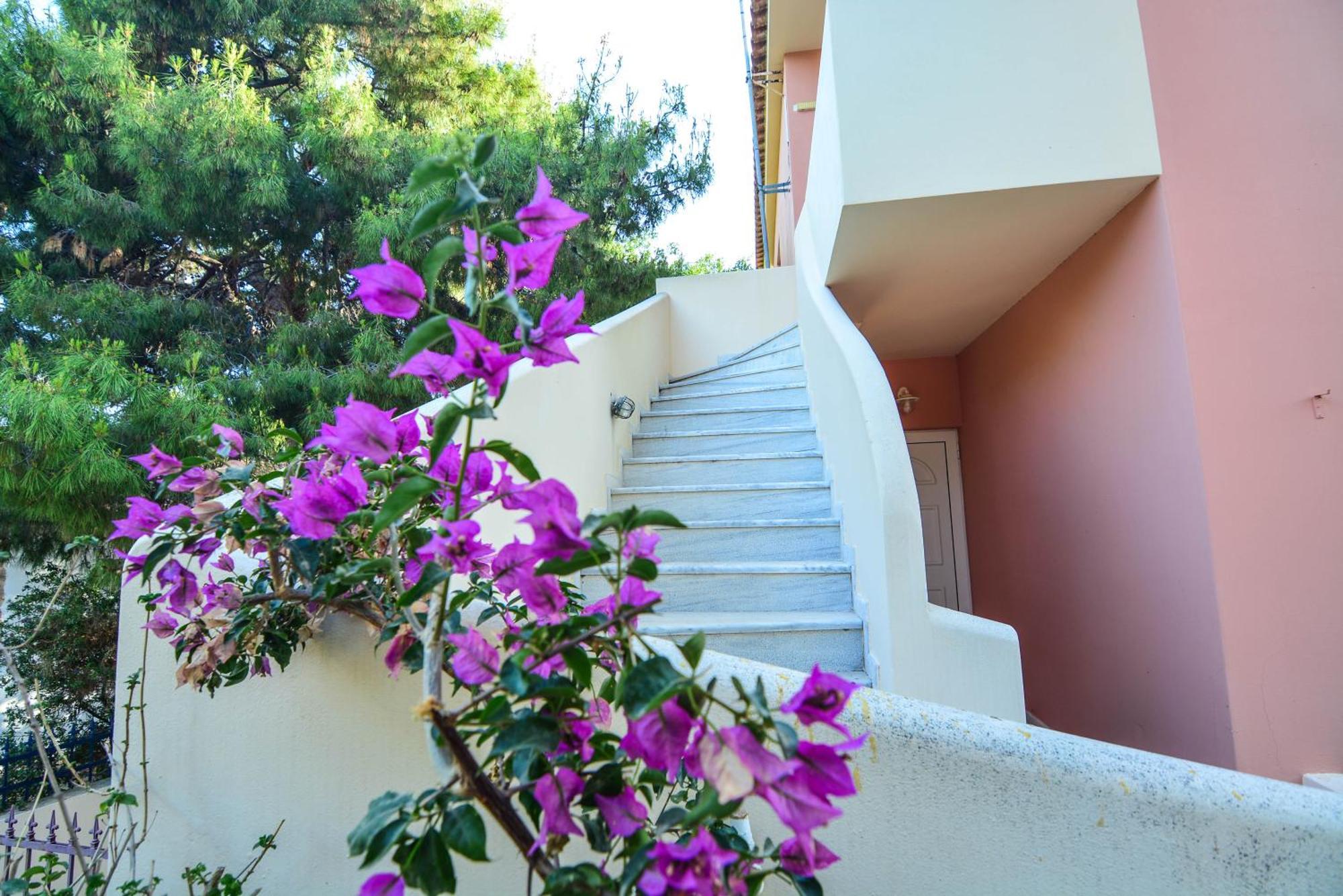 Epavlis Apartments Порто Хели Экстерьер фото