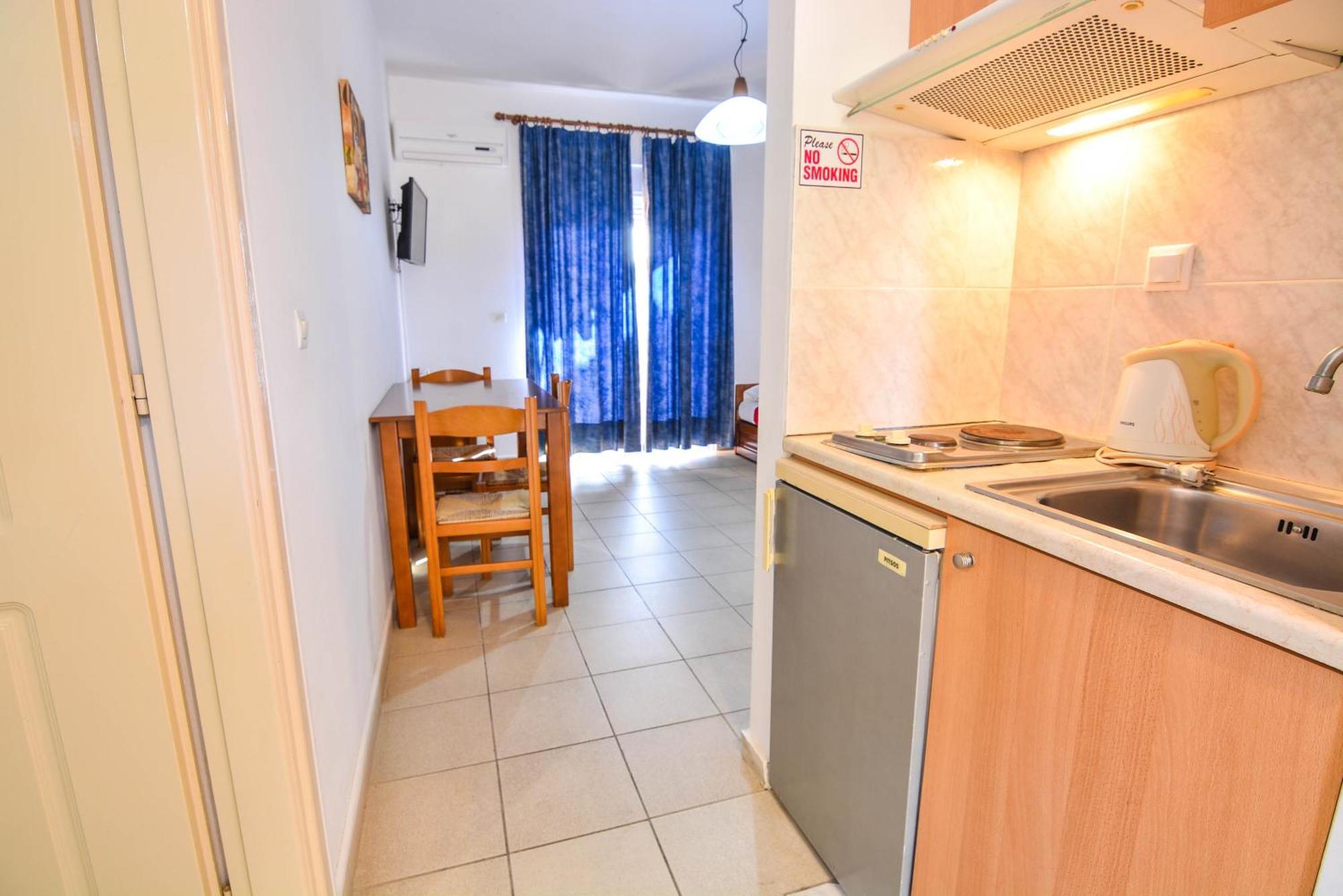 Epavlis Apartments Порто Хели Экстерьер фото