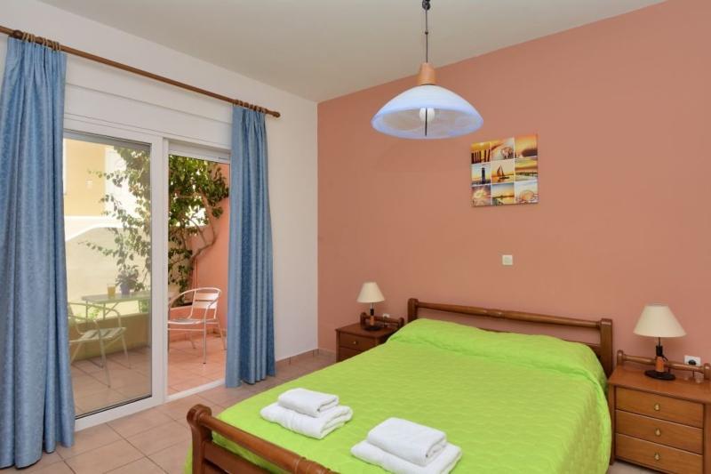 Epavlis Apartments Порто Хели Экстерьер фото